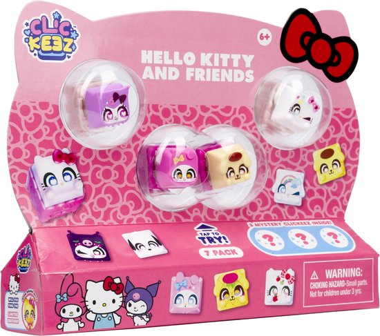 Verpakking met Hello Kitty en Vrienden Clickeez, 7 stuks. Roze verpakking met verschillende Hello Kitty figuren.