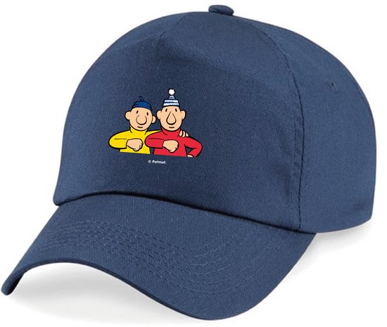 Marineblauwe pet met een opdruk van Pat & Mat met gele en rode shirts.