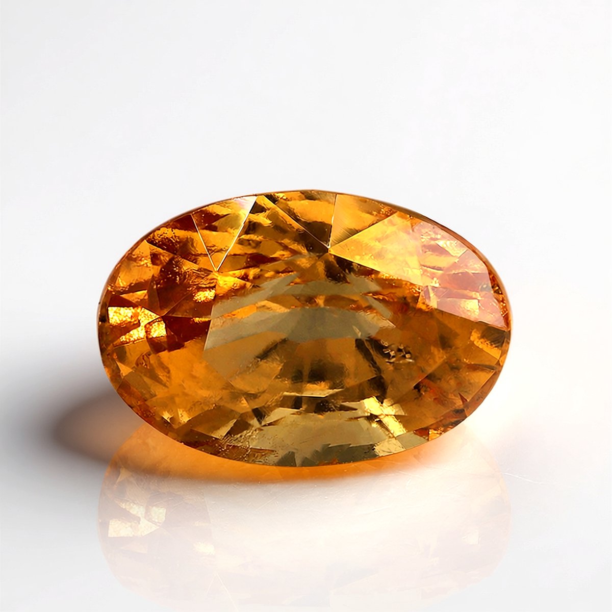 Cavill - Grossulaar Edelsteen - 4,97 Karaat - Ovaal Geslepen - Honingkleurige Oranje Edelsteen uit Madagaskar - Luxe & Transparant Sieraad