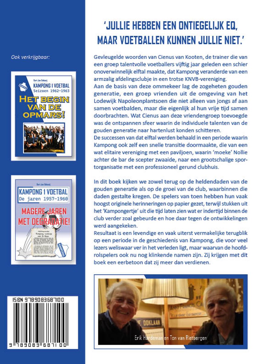 Boek met twee kleine afbeeldingen van een team en een voetbal, en twee portretten van oudere mannen.