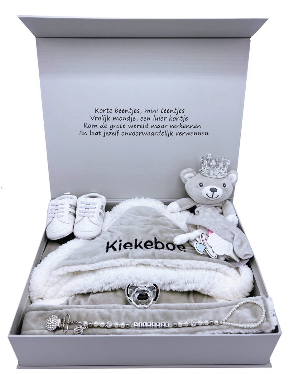 Grijs luxe kraamcadeau met babydeken omslagdoek, speen, babyschoentjes, speenkoord en knuffel - unisex geboortekado