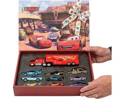 Cars Luxe Cadeauset - 10-Delige Speelgoedauto Set met Mack Vrachtwagen - Perfect Verjaardagscadeau Kind