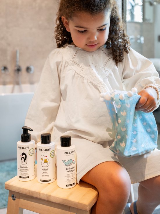 Oh, Baby! Essentials (3*150ml) - Natuurlijk, biologisch & vegan voor baby's en kinderen - Body Wash & Shampoo + Badolie + Liniment + Gratis Toilettasje van Merkloos — afbeelding 4