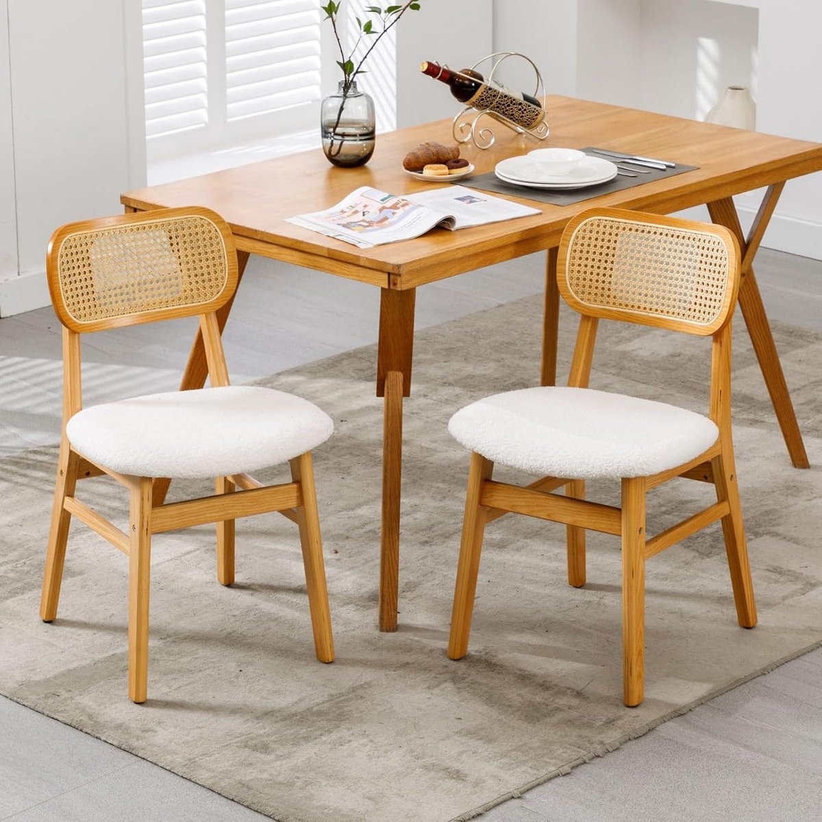 Retro Rieten Eetkamerstoelen Set van 2 – Comfortabele Faux Fur Gestoffeerde Design Stoelen met Houten Poten 47 x 49,5 x 80 cm – Beige