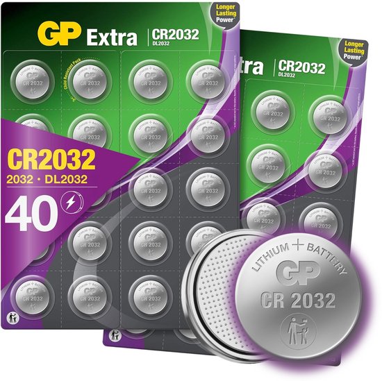 Twee verpakkingen GP Extra CR2032 lithiumbatterijen, met in totaal 40 stuks. Zilveren batterijen met GP logo.