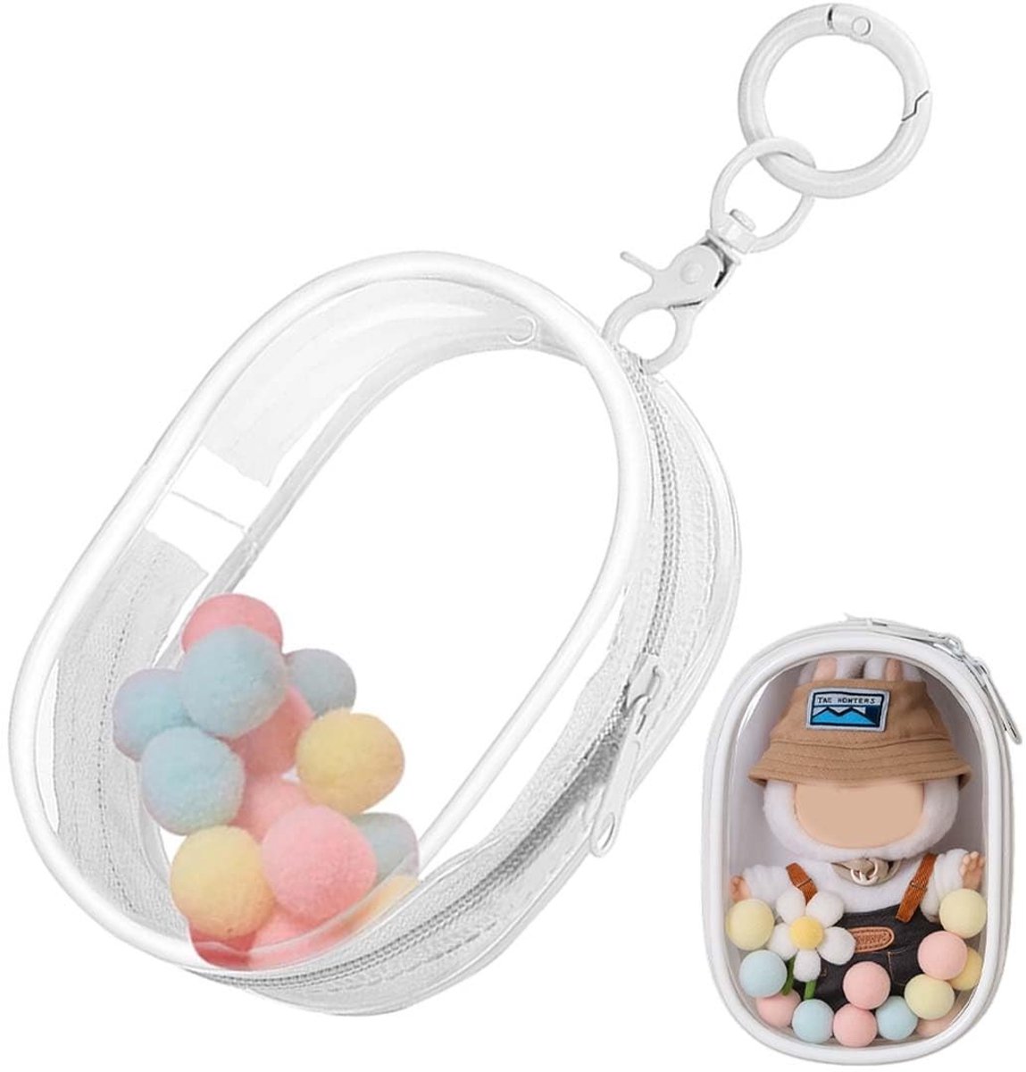 Dailygoods- Poppentas Waterdicht - Beschermhoes - Sleutelhanger - Pompons - Hoogwaardig PVC - Draagbaar 18 x 12 x 6,5 cm - Poppenhouder