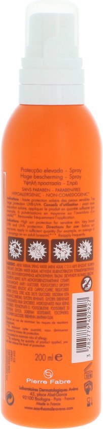Achterkant van oranje Avène spuitfles met productinformatie.