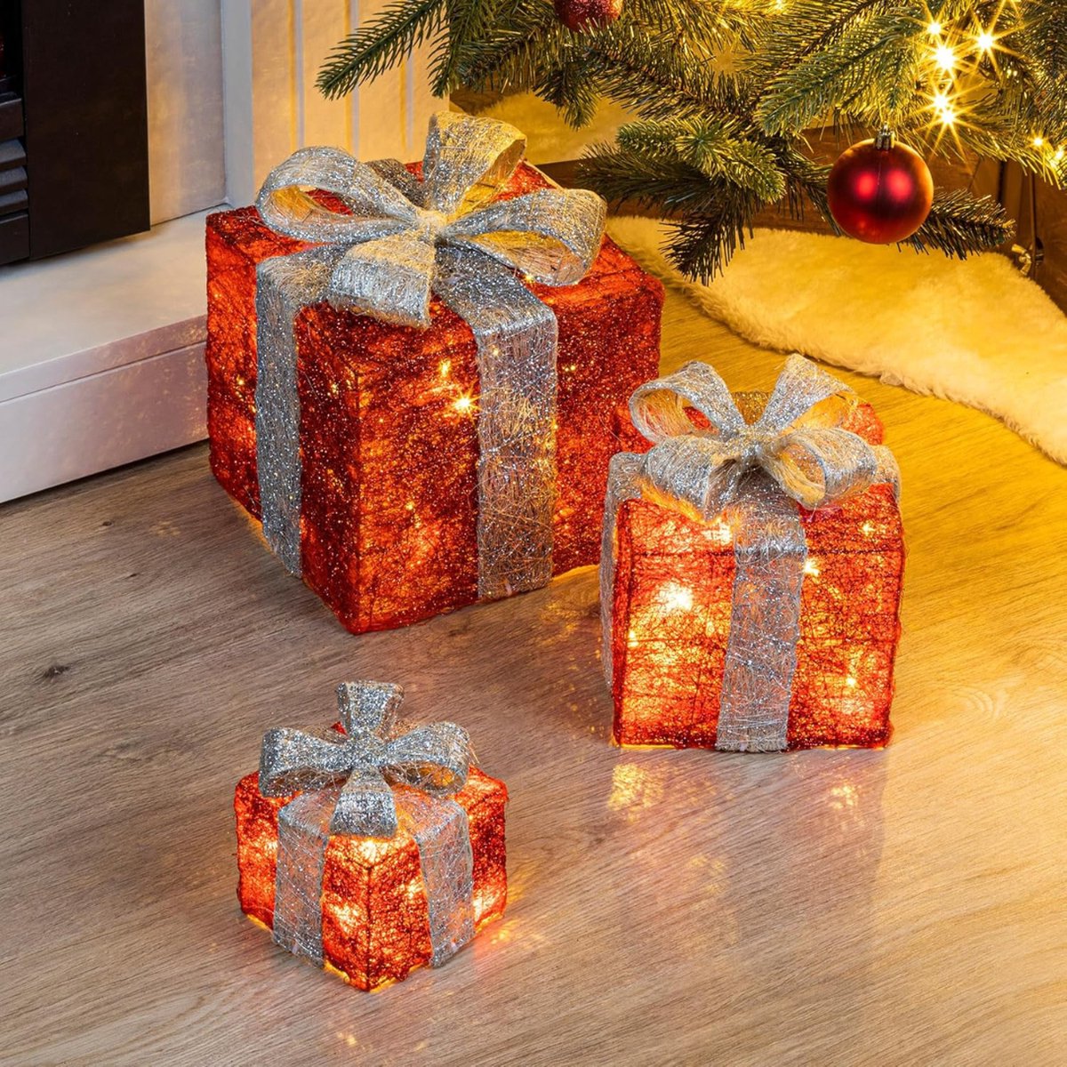 Goodivery - Kerst Decoratie - Kerstversiering - Kerstdecoratie in Huis - Kerstdecoratie voor Binnen - 24x20x20cm - Rood/Grijs