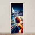 Deursticker met basketbal bij een basket, stad op achtergrond met lichtbanen.
