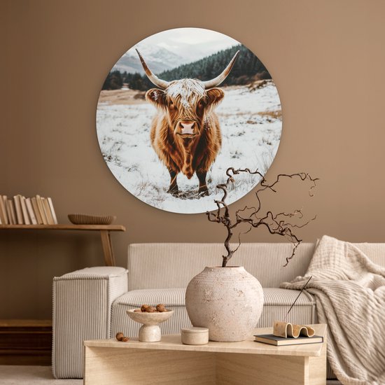 WallCircle® Wandcirkel 90x90 cm - Muurcirkel Schotse Hooglander - Landschap - Sneeuw - Bergen - Winter - Muurdecoratie woonkamer - Wanddecoratie slaapkamer - Kamer decoratie accessoires - Ronde schilderijen