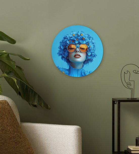 WallCircle® Wandcirkel 30x30 cm - Muurcirkel Vrouw - Bloem - Blauw - Modern - Bril - Portret - Muurdecoratie woonkamer - Wanddecoratie slaapkamer - Kamer decoratie accessoires - Ronde schilderijen