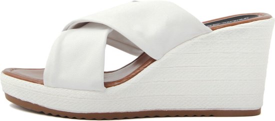 Sandalo Precious bianco con borchie in tono Ash – Peccati di Stile