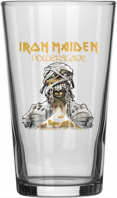 Gras met het "Iron Maiden Powerslave" logo en Eddie de mummie.