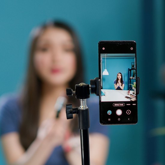 Statief smartphone en camera met telefoonhouder - statief telefoon en camera - 160 cm hoog - inclusief bluetooth afstandsbediening - cadeau tip