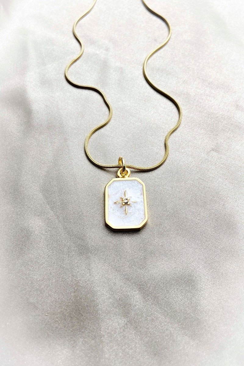 Stainless Steel Ketting - Goudkleurig - Elegant Hanger met Ster Detail - Moederdag Cadeau - Ketting voor Mama - 50 cm