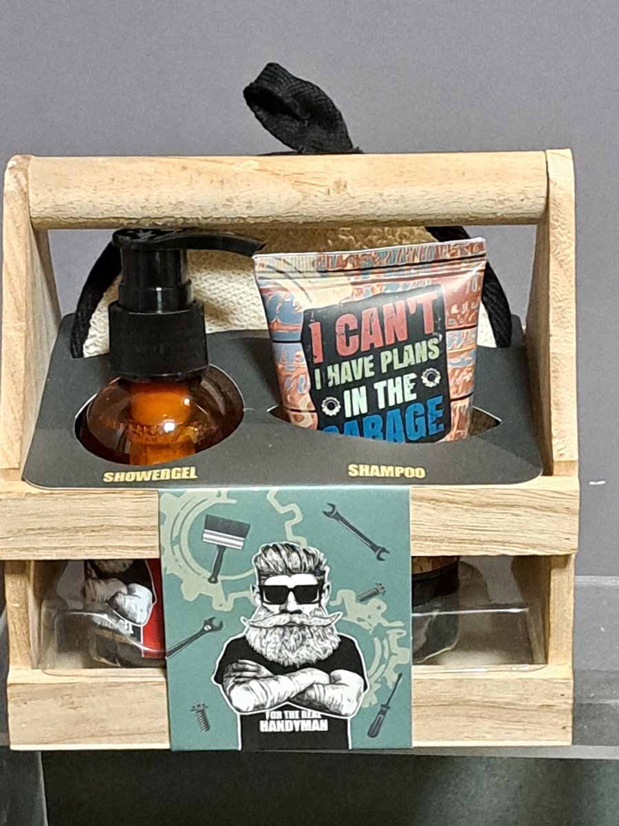 Goedkoopste handyman gift set - mannen - houten kistje - shower gel - shampoo - zeep scrub pad - grappig - eucalyptus - lavendel - verse kruiden