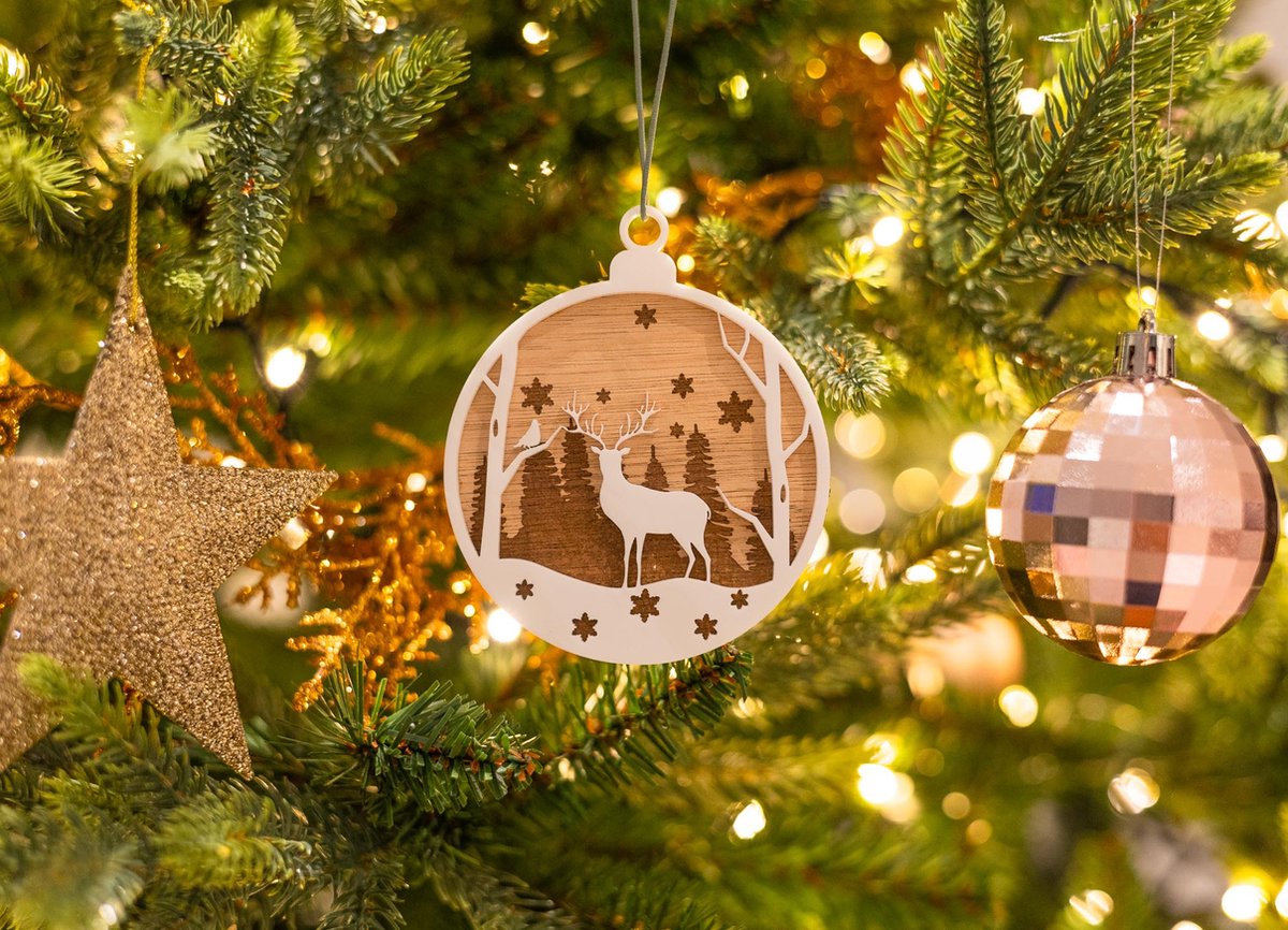 Houten Kerstbal met Witte Acryl – 7 Varianten in Kerstthema: Kerstman, Rendieren, Sneeuwvlokken, Happy Christmas en Meer – Unieke Kerstdecoratie voor een Feestelijke en Stijlvolle Kerstboom – Hoogwaardige Materialen en Duurzaam Ontwerp