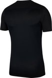 Dos d'un t-shirt de sport noir à manches courtes avec détail en mesh dans le dos.