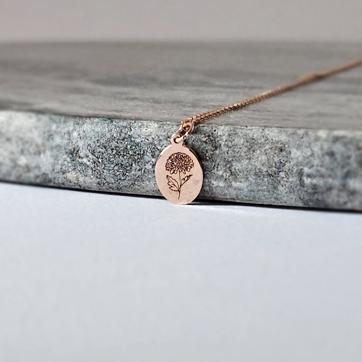 Ellen Life Jewelry | November Geboortebloem Kettingen - Rosegoud Gepersonaliseerd Keeting - Verjaardag Cadeau Vriendin & Vrouw - Geboortemaand Ketting met Hanger - Handgemaakte Sieraden