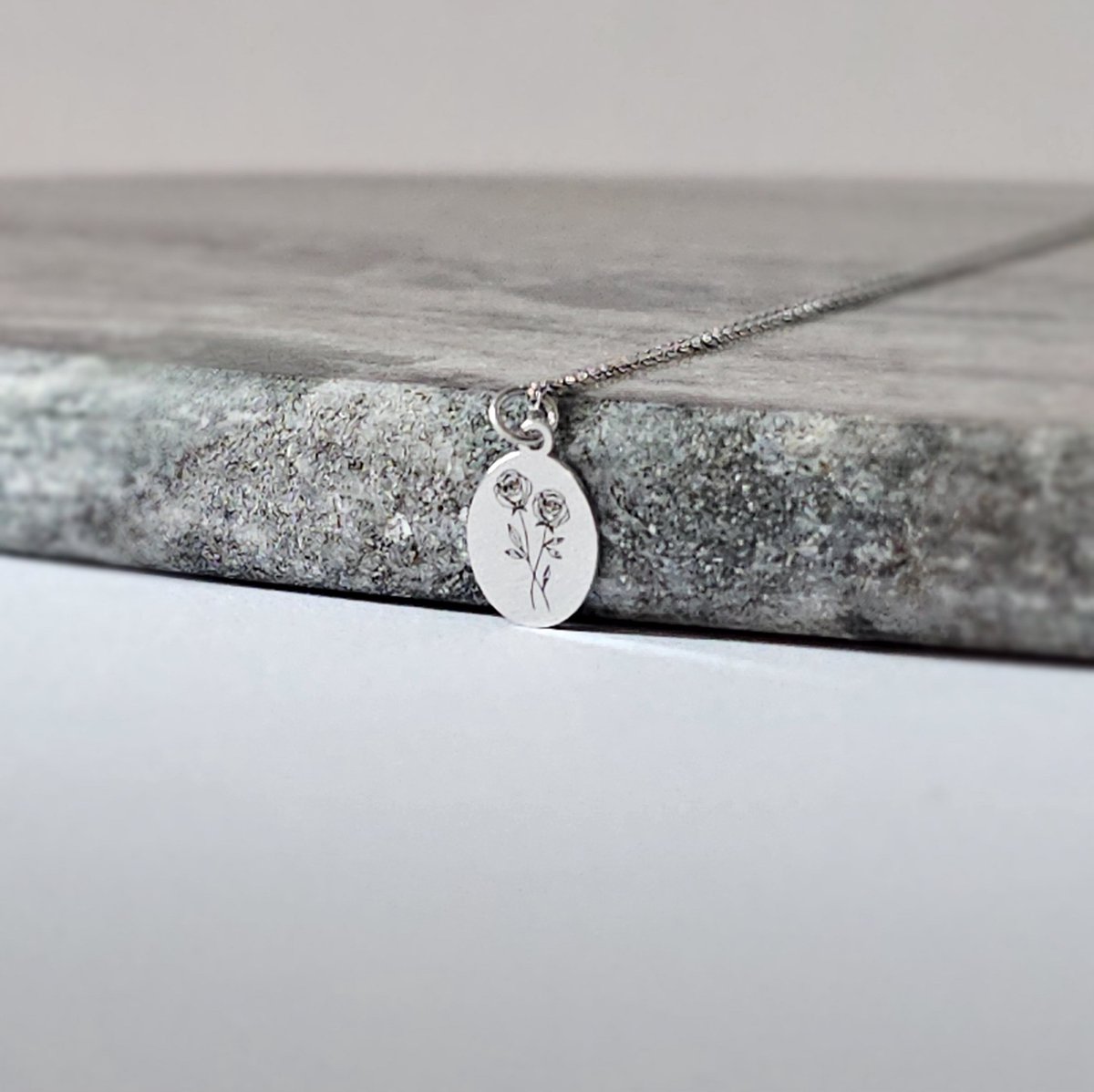 Ellen Life Jewelry | Juni Geboortebloem Kettingen - Zilver Gepersonaliseerd Keeting - Verjaardag Cadeau Vriendin & Vrouw - Geboortemaand Ketting met Hanger - Handgemaakte Sieraden