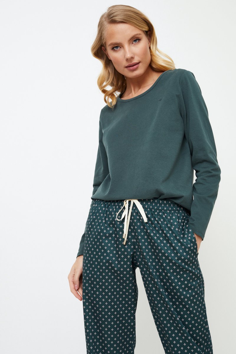 Aruelle Groene damespyjamaset Griselle-T-shirt met lange mouwen-lange broek met zakken