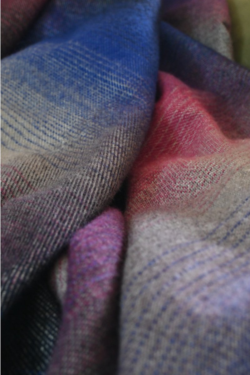 Deken Yaro Blanket Multicolor White Grey Magenta Rainbow Wool, gemaakt van katoen en wol, 150 x 200 cm, woondeken, van natuurlijke materialen
