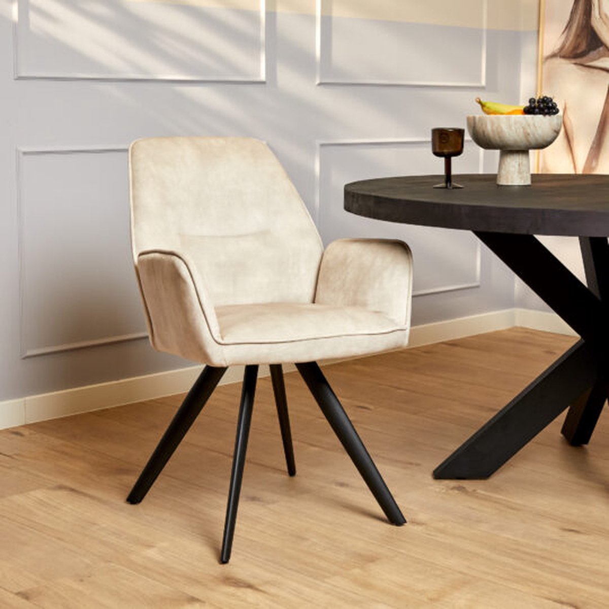 Meubels4nu - Eetkamerstoel Nova - Champagne kleur - Set van 2 - Armleuning - Velvet stof - 2 stuks - Snelle levering