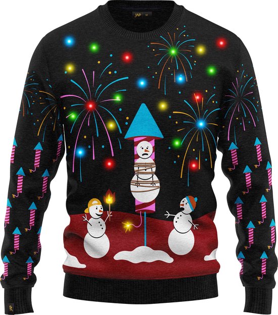 JAP Christmas Kersttrui met lichtjes (maat L) - 100% Gerecycled - Kriebelt niet - Kerstcadeau volwassenen - Foute Kersttrui dames en heren - Vuurwerk sneeuwpop avontuur - Zwart