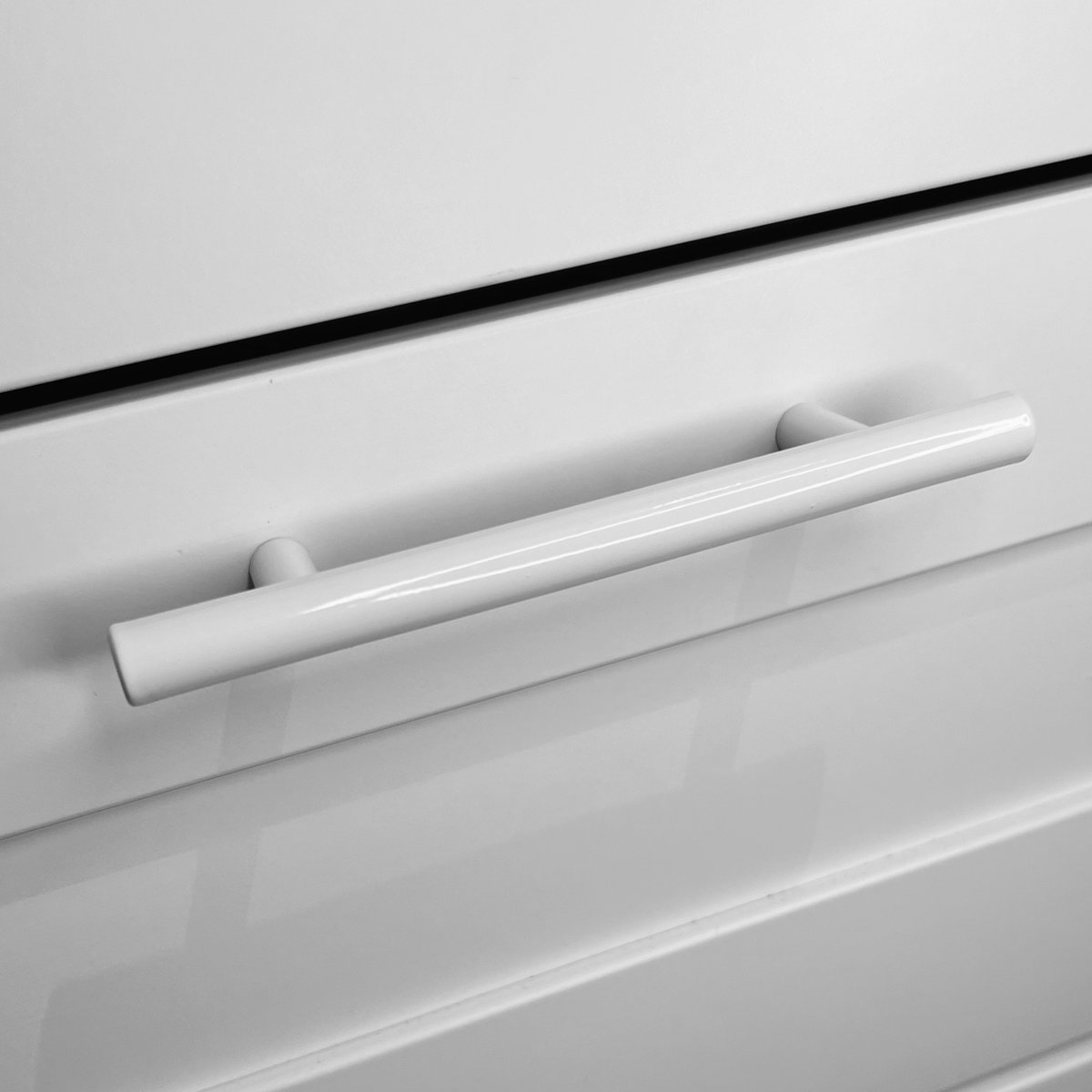 Handgreep Wit T-Greep RVS - Handgreep wit 96 mm - Handgrepen kast - Meubelgrepen - Keukengreep wit - Kastgrepen -Handgrepen keukenkastjes - Meubelgreep - Handgrepen voor deurtjes - handgreep keuken - Deurgreep - ladegreep - incl schroeven