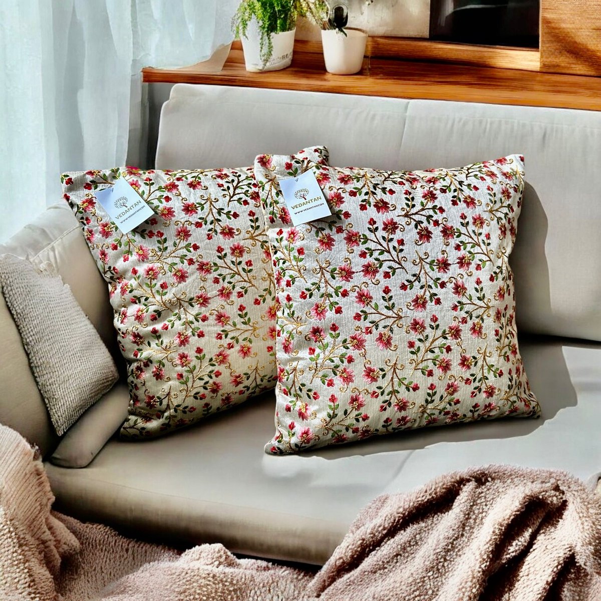 Kussens woonkamer - kussenhoes 40 x 40 cm - kussensloop - sierkussens - cushion cover - katoensilk - Kussenhoesjes - 2 stuks - etnisch Indiaas - borduurwerk - embroidery - Creme wit - rood - groen