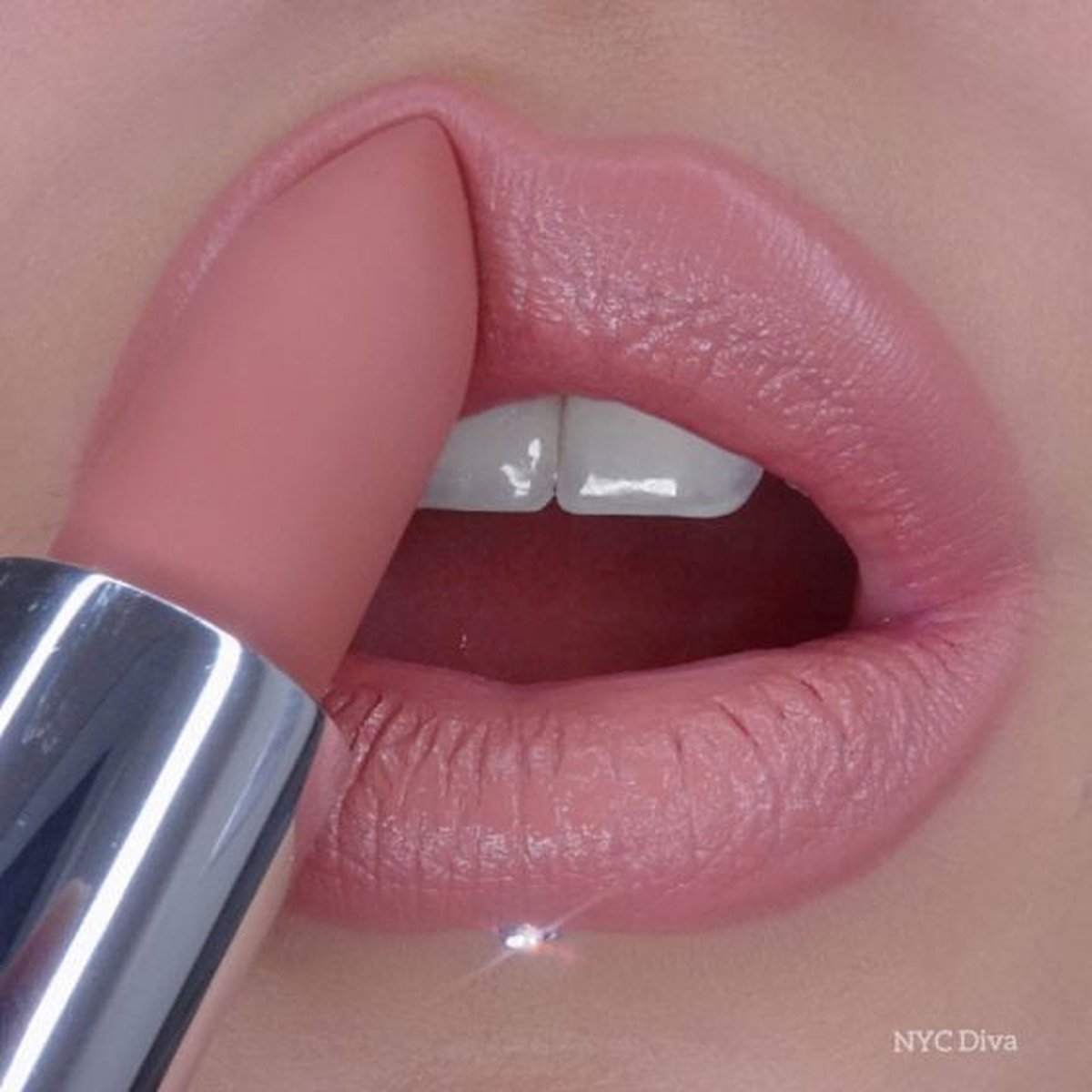 Bellapierre Mineral Lipstick – NYC Dive