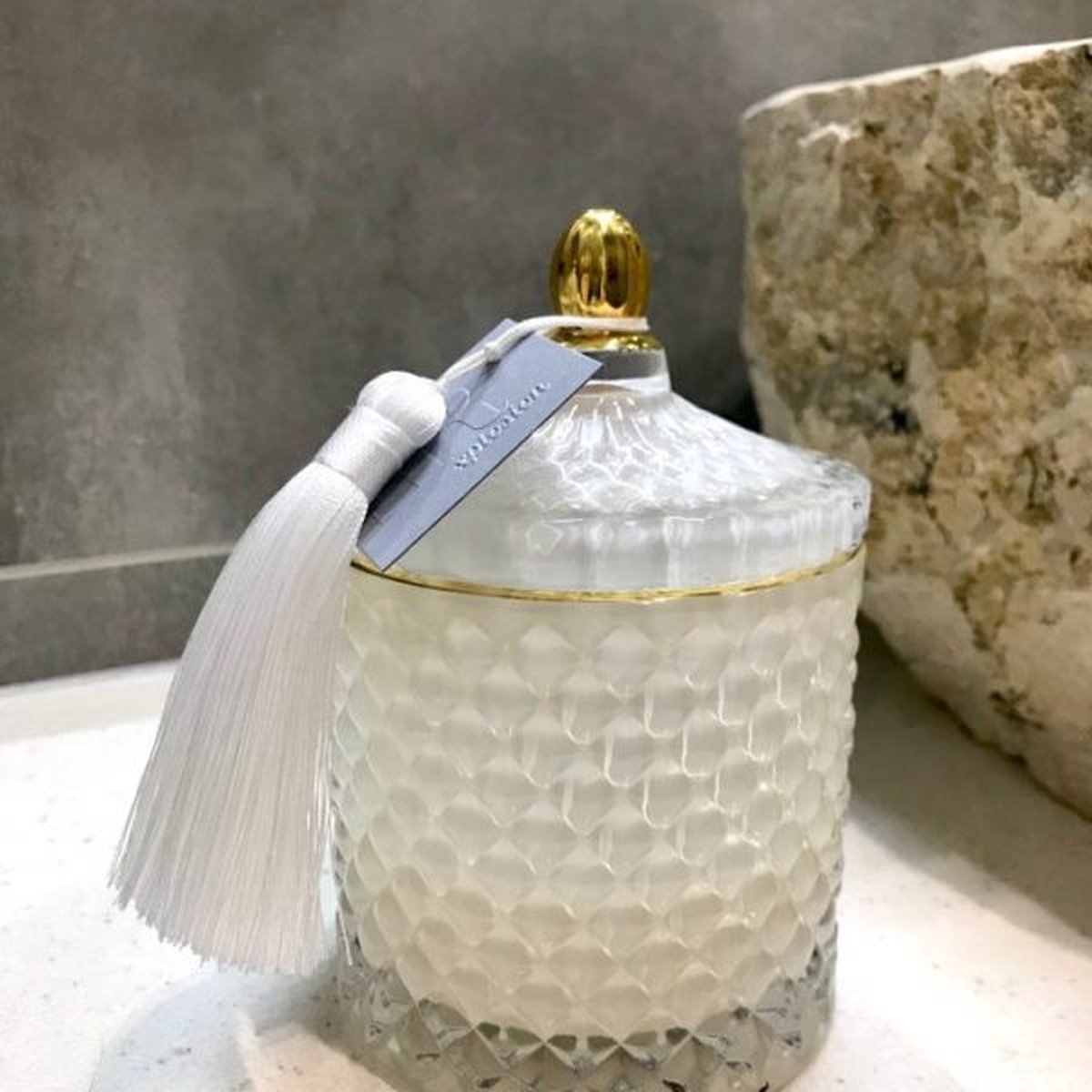 Sandra Mika Geurkaars L Wit 230 ml - Inspired by Oud Wood