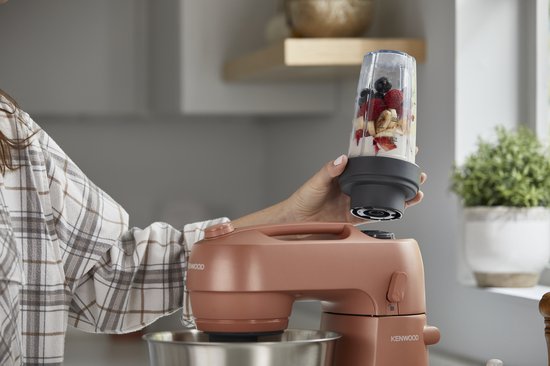 Robot culinaire Kenwood GO KZM35.000RD - Rose - Bol mélangeur 4L - Poignée pour un déplacement facile - Robot culinaire compact - Ranger dans un placard ou un tiroir de cuisine - [pièce collection GO]
