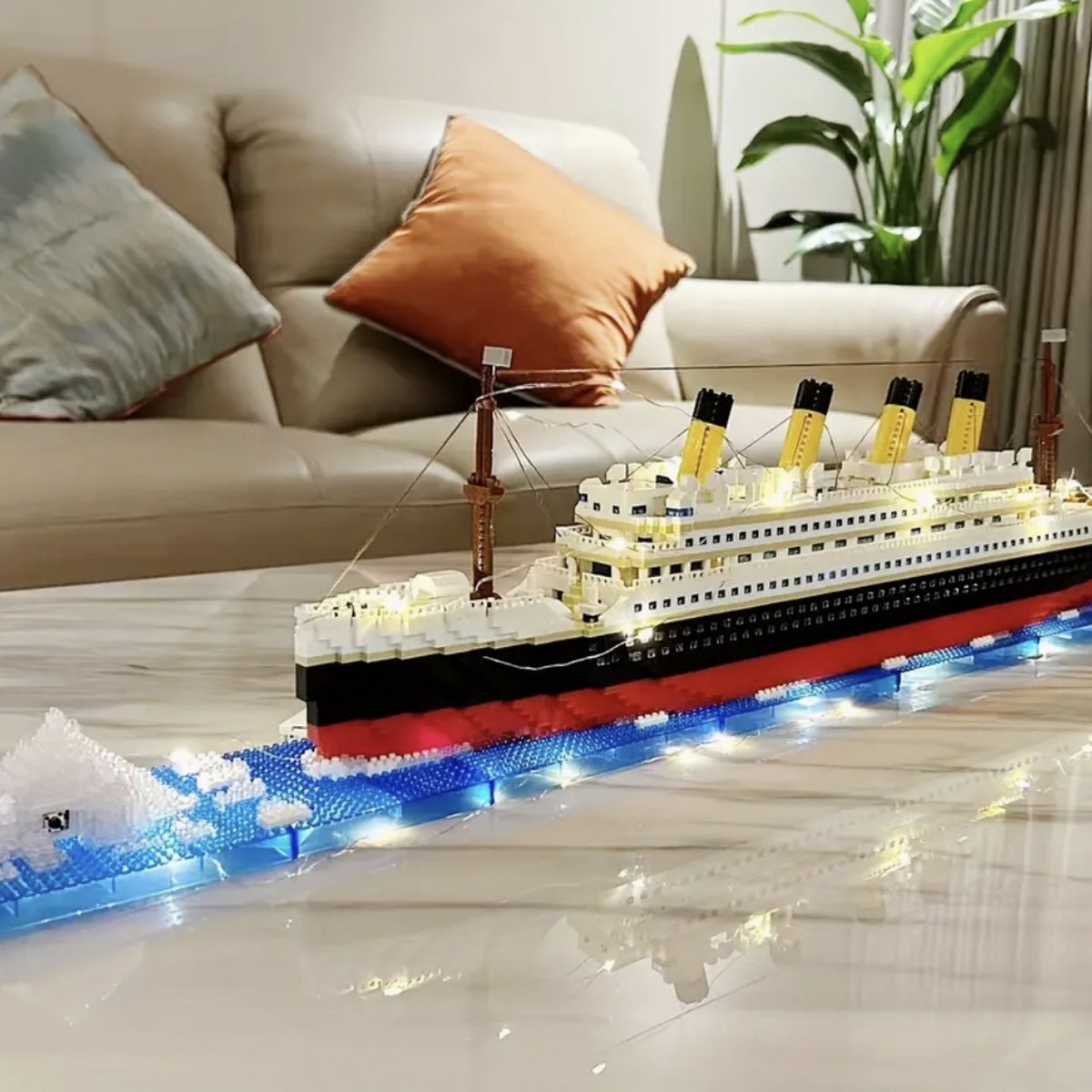 BluGoo  Bouw je eigen Verlichte Titanic Bouwpakket 4173 stuks  incl 2 Meter LED Verlicht  3D Model Titanic Speelgoed voor Kinderen en Volwassenen  Leuk om in elkaar te zetten en als decoratie