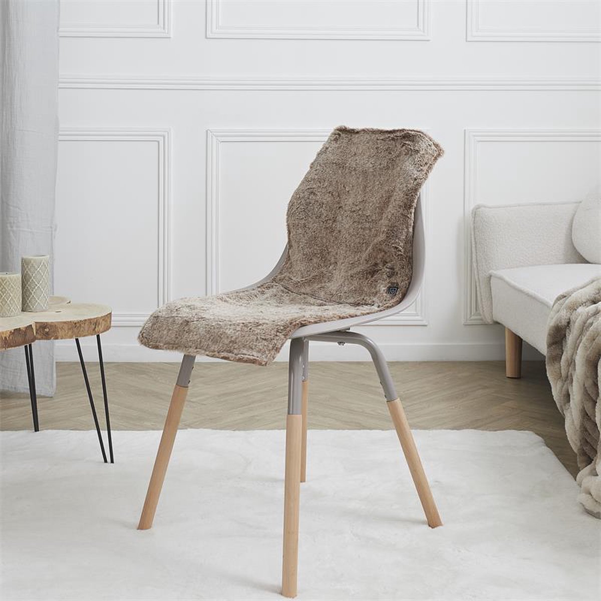 Verwarmd Stoelkleed voor Stoel met 3 Warmtestanden – Draadloos Infrarood Warmtedeken 38 x 83 cm – Bruin (inclusief powerbank) - Verwarmd - €79,95