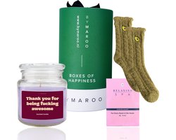 By Maroo - You're Awesome Wellness Verwenpakket Vrouw - Geurkaars & Fruitsokken - Verjaardag Cadeau Vrouw, Vriendin, Mama, Moeder, Zus, Oma - Cadeauset - Wellness bath - Geschenkset Dames - Cadeautje voor haar