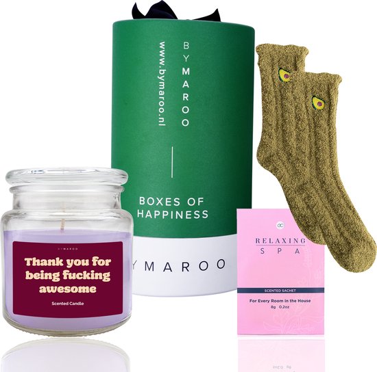 By Maroo - You're Awesome Wellness Verwenpakket Vrouw - Geurkaars & Fruitsokken - Verjaardag Cadeau Vrouw, Vriendin, Mama, Moeder, Zus, Oma - Cadeauset - wellness Bath rituals - Geschenkset Dames - Valentijn Cadeautje voor haar