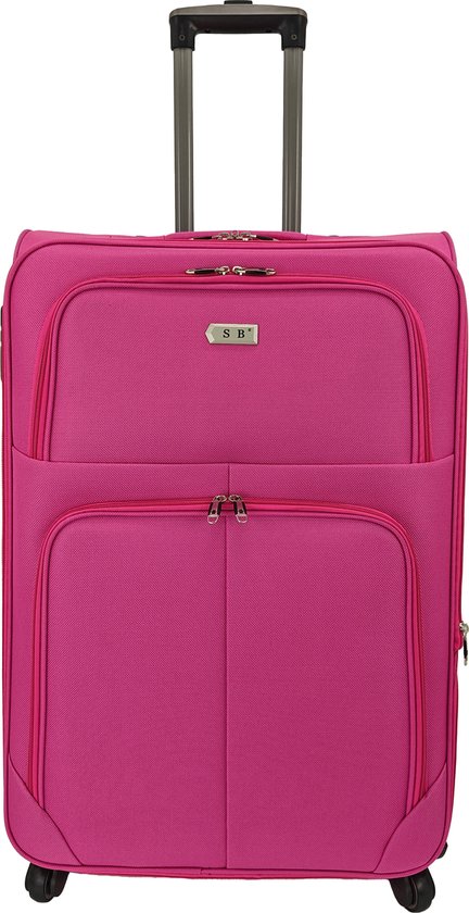 Roze reiskoffer met vier wielen, uitschuifbare handgreep, twee voorvakken en een 'SB' logo.