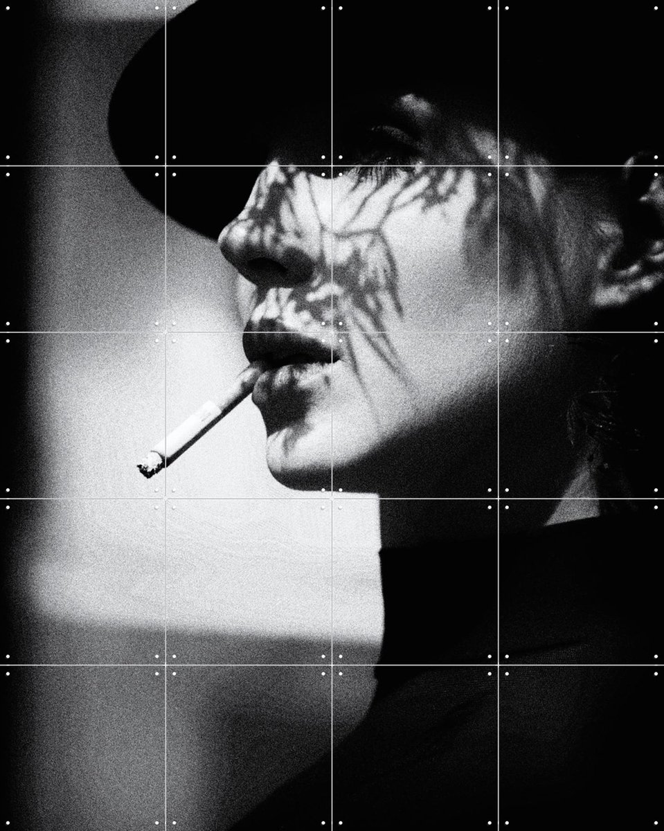 IXXI Lady in Black, Peter Schaller & Various - 80 x 100 cm - Gratis ophangtool - Grote wanddecoratie en posters - Fotografie, Slaapkamer, Woonkamer