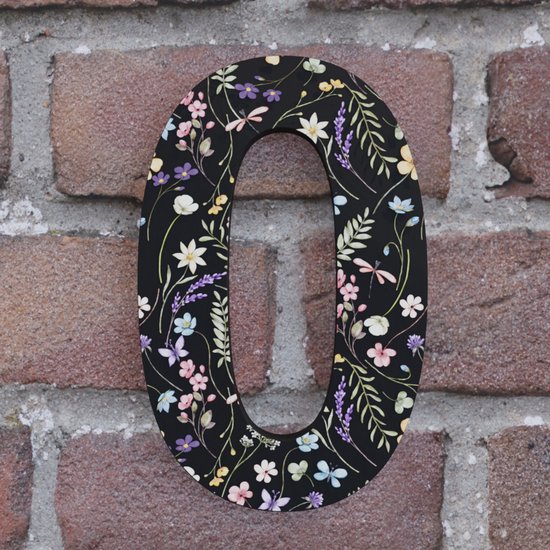 Zwart huisnummer 0 versierd met een bonte bloemenprint en libellen. Zelfklevend.