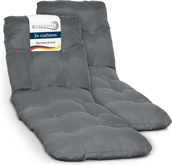 Twee antracietkleurige ligstoelkussens, met een label 'Beautissu 2x cushions German brand'.