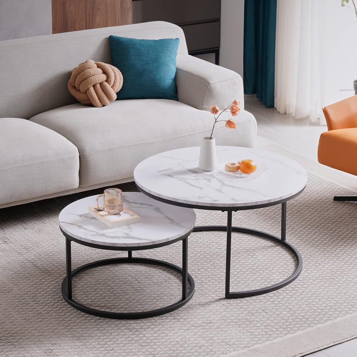 Set van 2 ronde uitschuifbare salontafels met goudkleurig frame