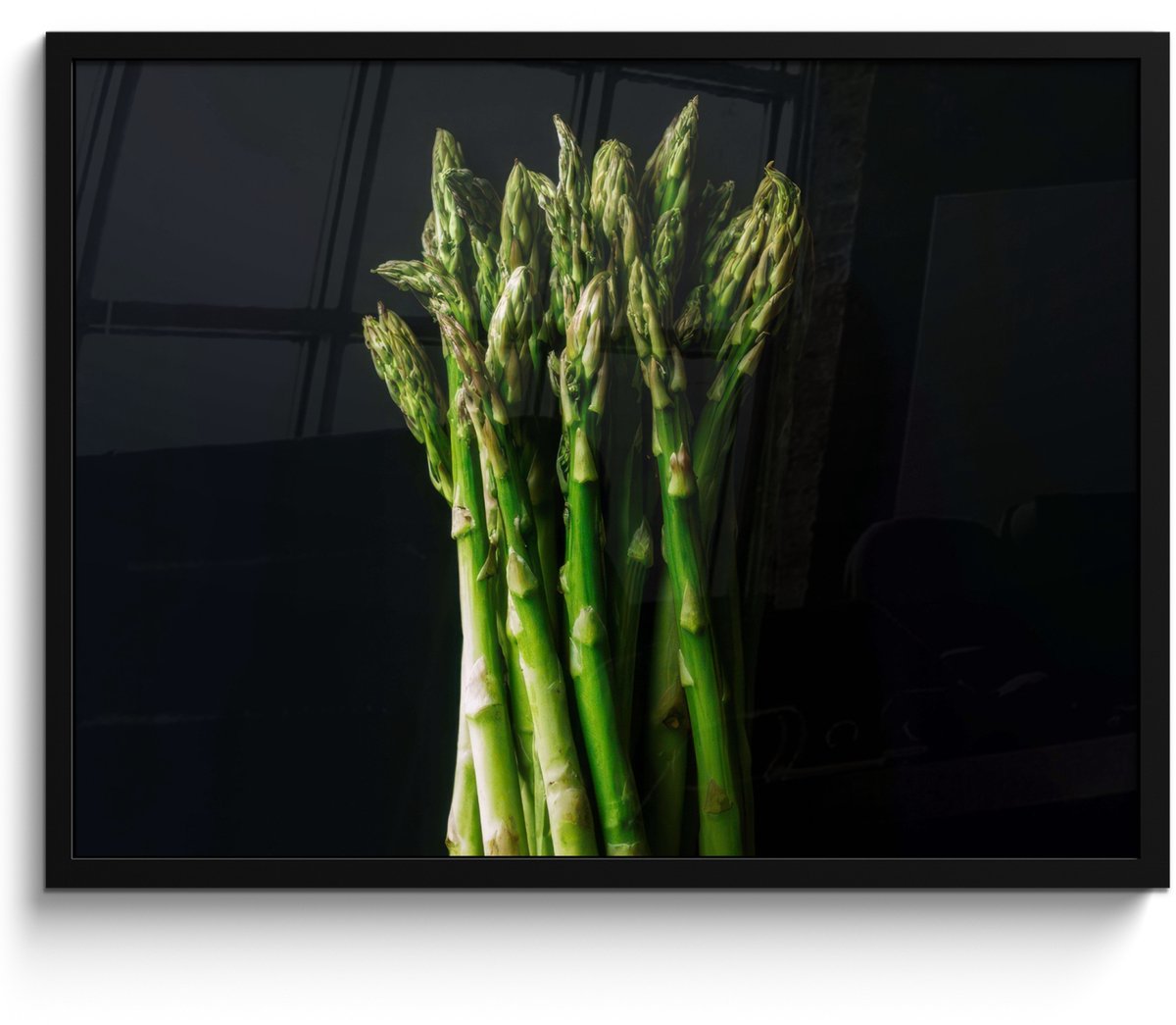 FrameYourWall Poster in lijst - Fotolijst 70x50 cm - Posters - Asperges - Felgroen - Posterlijst zwart - Decoratie - Wanddecoratie woonkamer - Muurdecoratie slaapkamer Groente - Asperges