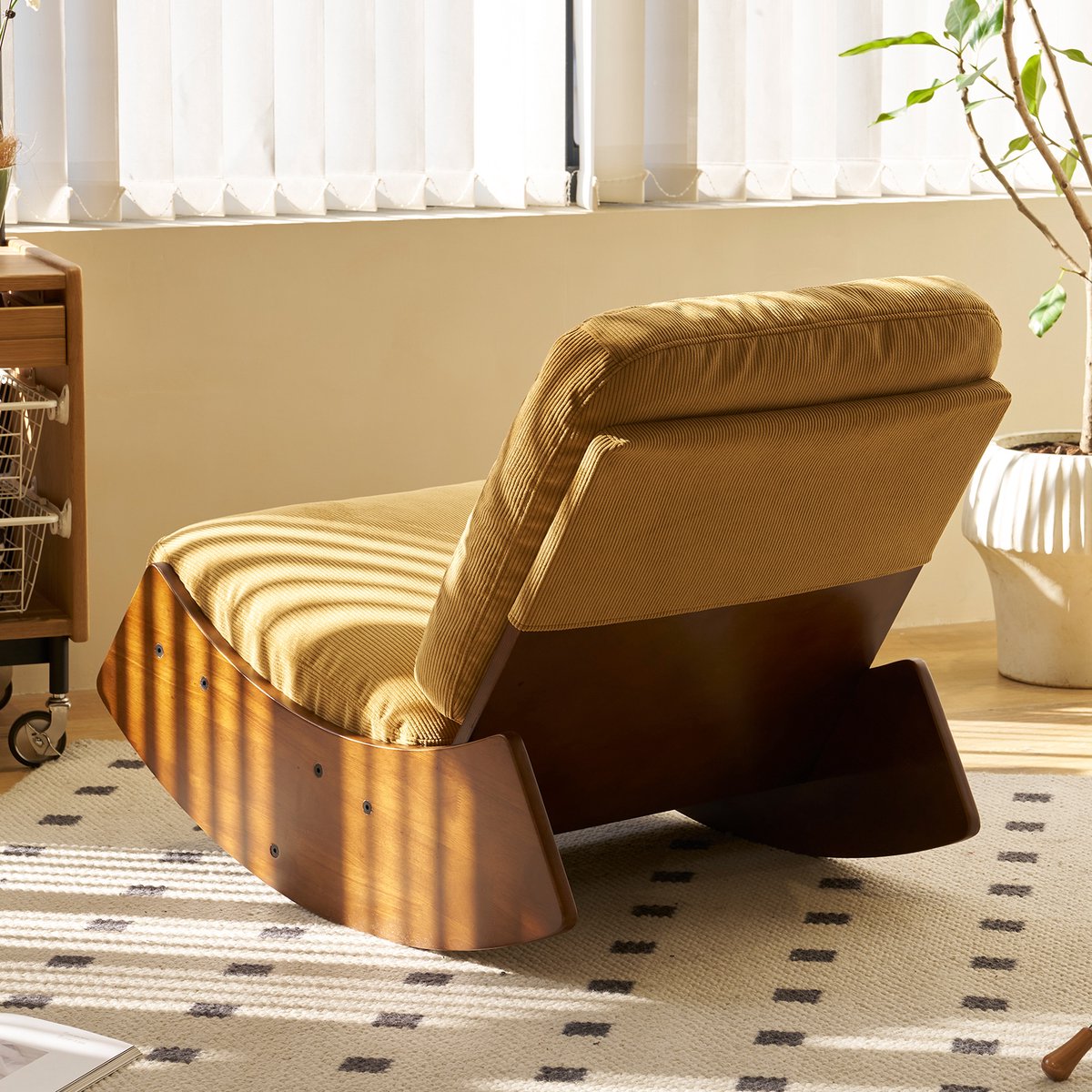 REDOM - Schommelstoel - Ergonomische zitting - Glijdende beweging - Corduroy bekleding - Woonkamer slaapkamer kinderkamer - Hout - Oranje - 90 x 72 cm