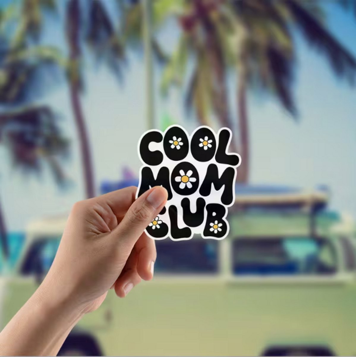 Cool Mom Club Sticker – Waterdichte Vinyl Decal voor Laptop, Telefoon, Waterfles en Notitieboek – Leuk Cadeau voor Mama