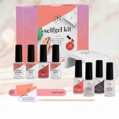 PN Selfcare starterset voor gellak met led-lamp, manicureset, 5 flesjes gellak waaronder 'atomic red' en 'pink punch'.