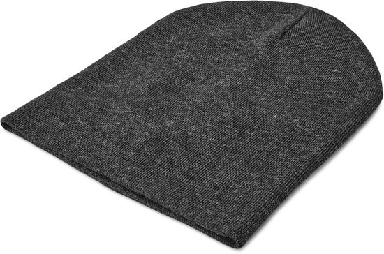 Grijze beanie muts.