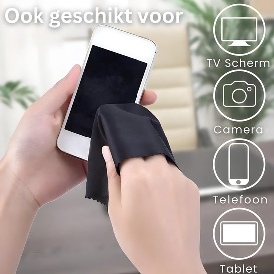Een hand houdt een smartphone vast en maakt het scherm schoon met een zwart microvezeldoekje. Iconen: TV scherm, camera, telefoon, tablet.