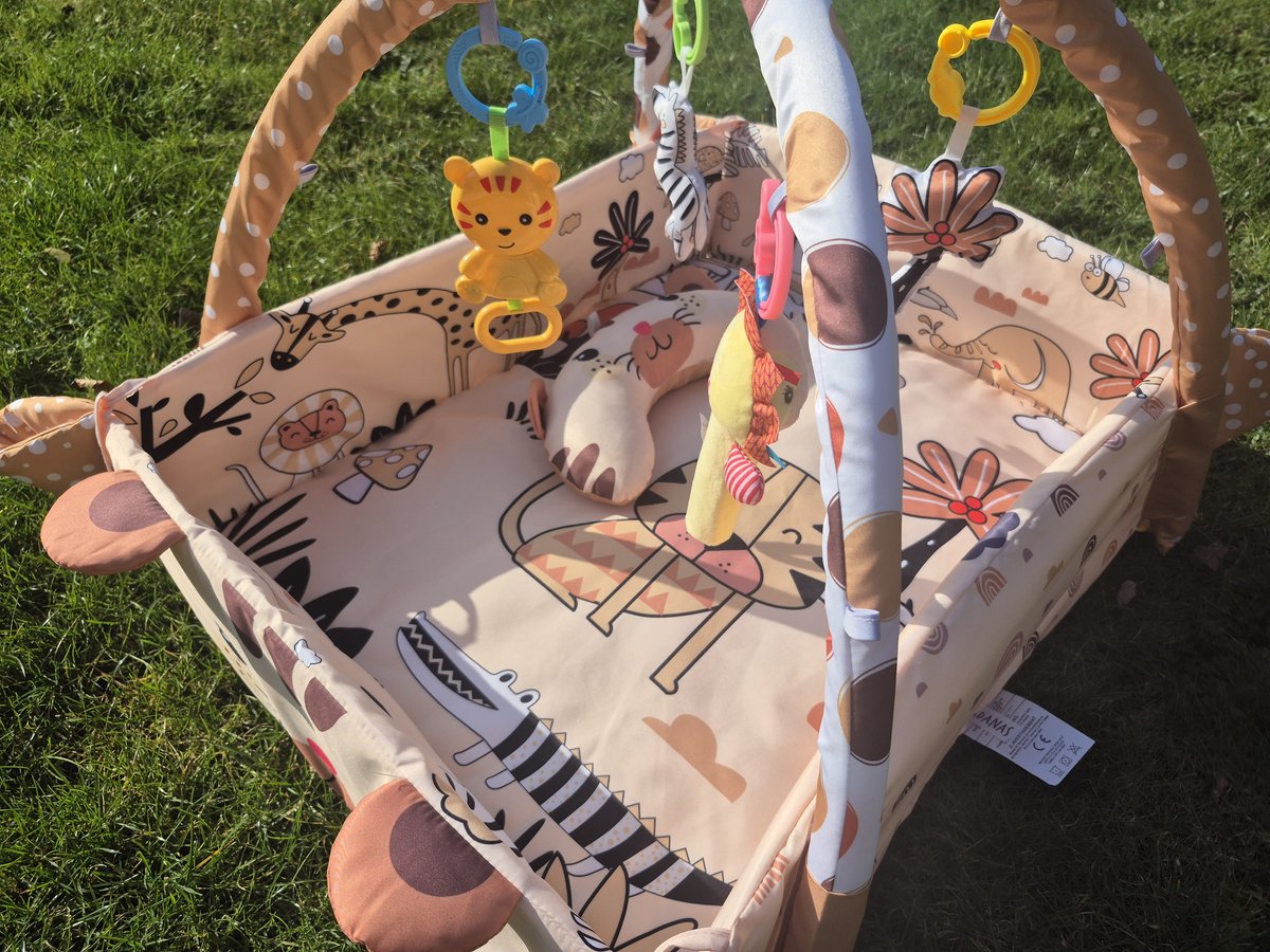 Multifunctioneel Speelkleed Baby + Buikligtrainer - Babygym met AANPASBARE WANDEN - Speelmat met Boog - 4 Speeltjes - Vanaf 0m+ — afbeelding 3