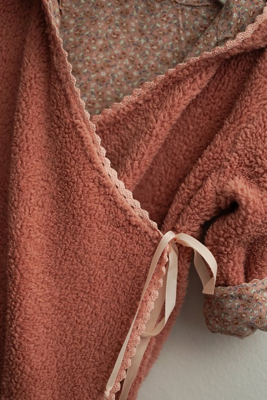 Baby-badjasje-roze met bloemetje-maat 92-handgemaakt-(Sweet baby Bedstraw) — afbeelding 4